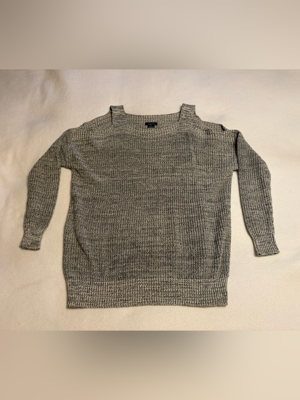 Rue21 Gray Cold-Shoulder Ribbed Knit Sweater